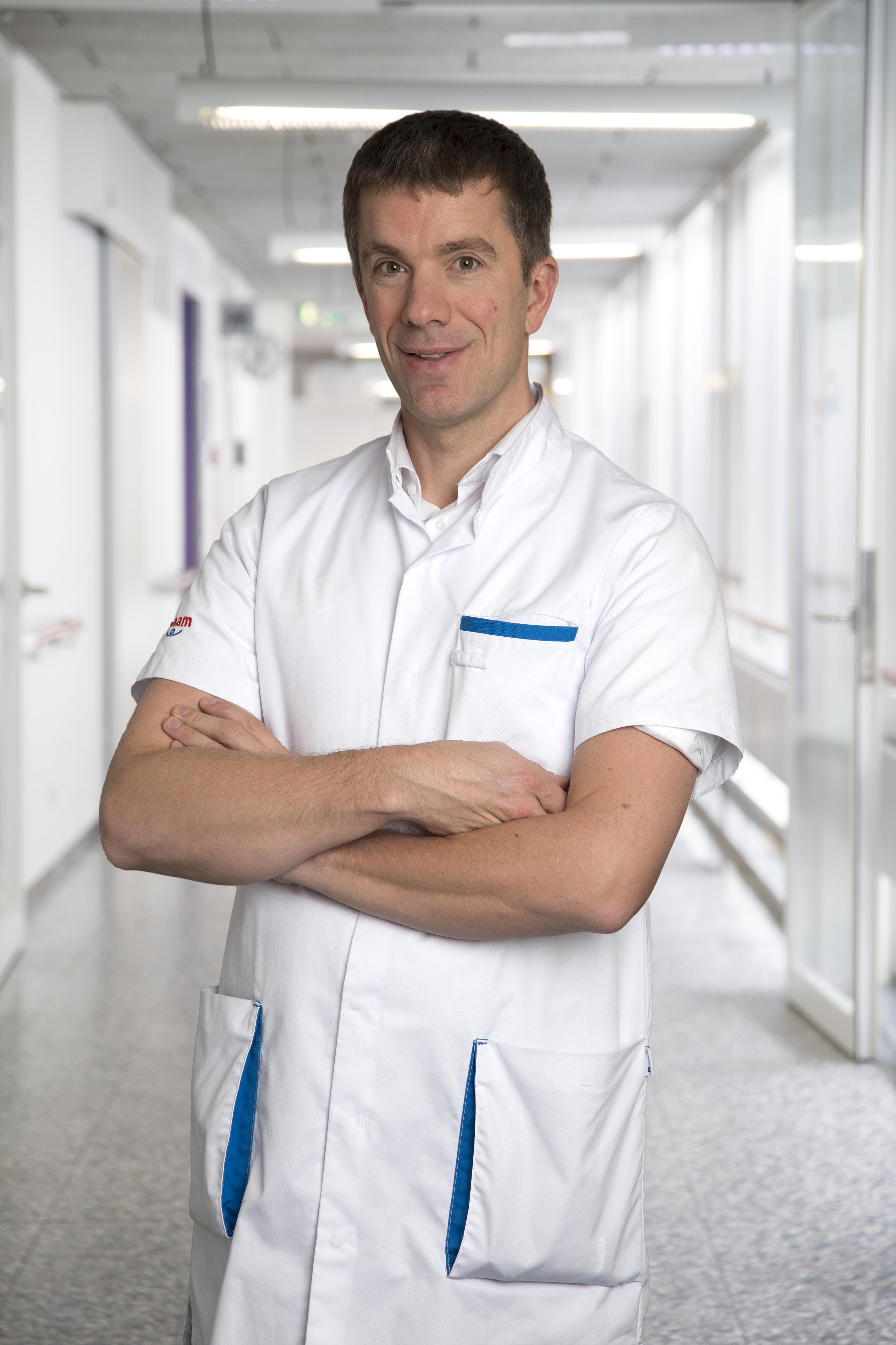 Dokter Proot is neuroloog bij de groepspraktijk De Rotonde en academisch consultant voor het Universitair Ziekenhuis Gent.